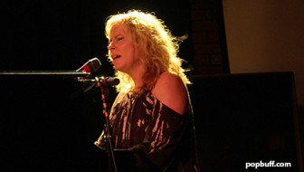 Vonda Shepard’s recent concert, her personal side and upcoming projects