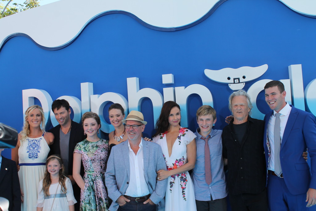 Cast of Dolphin Tale 2