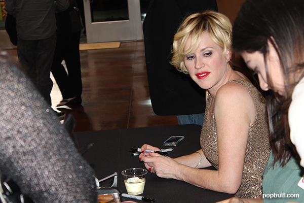 Molly Ringwald signing autographs