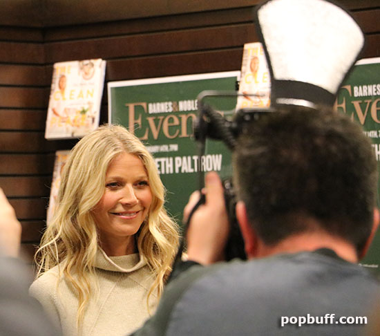 Gwyneth Paltrow graciously posed for the press during the book signing