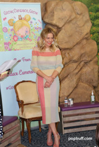 Candace Cameron Bure at the Mission-Viejo-Library-during the launch of Grow Candace Grow