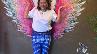 Popbuff Blogger Ruchel Freibrun in front of Colette Miller Wings in Four Seasons HOtel in Beverly HIlls