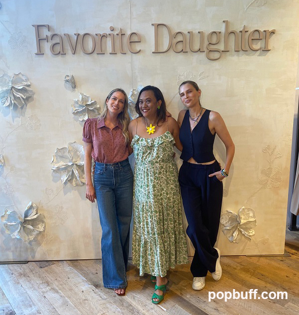 From l-r Erin Foster, Popbuff blogger Ruchel Freibrun and Sara Foster in Anthropologie Fashion Island