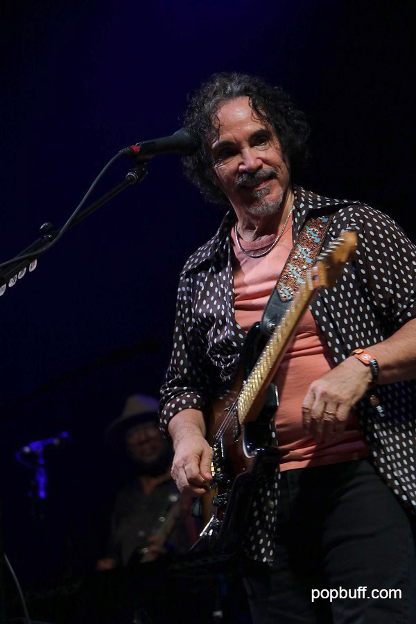 John Oates covers You've Lost that Lovin' Feeling  with a nice solid voice.
