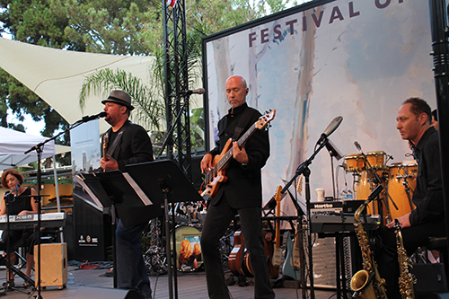 Christopher Cross serenaded the crowd with his '80s hits